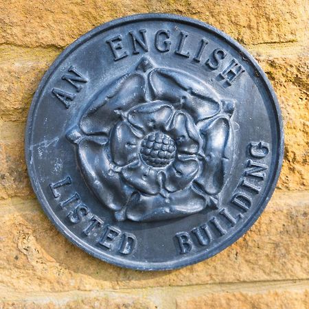 Historic Cotswold Chic Style For Uk Staycation 水上伯顿 外观 照片