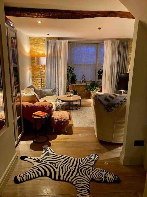 Historic Cotswold Chic Style For Uk Staycation 水上伯顿 外观 照片