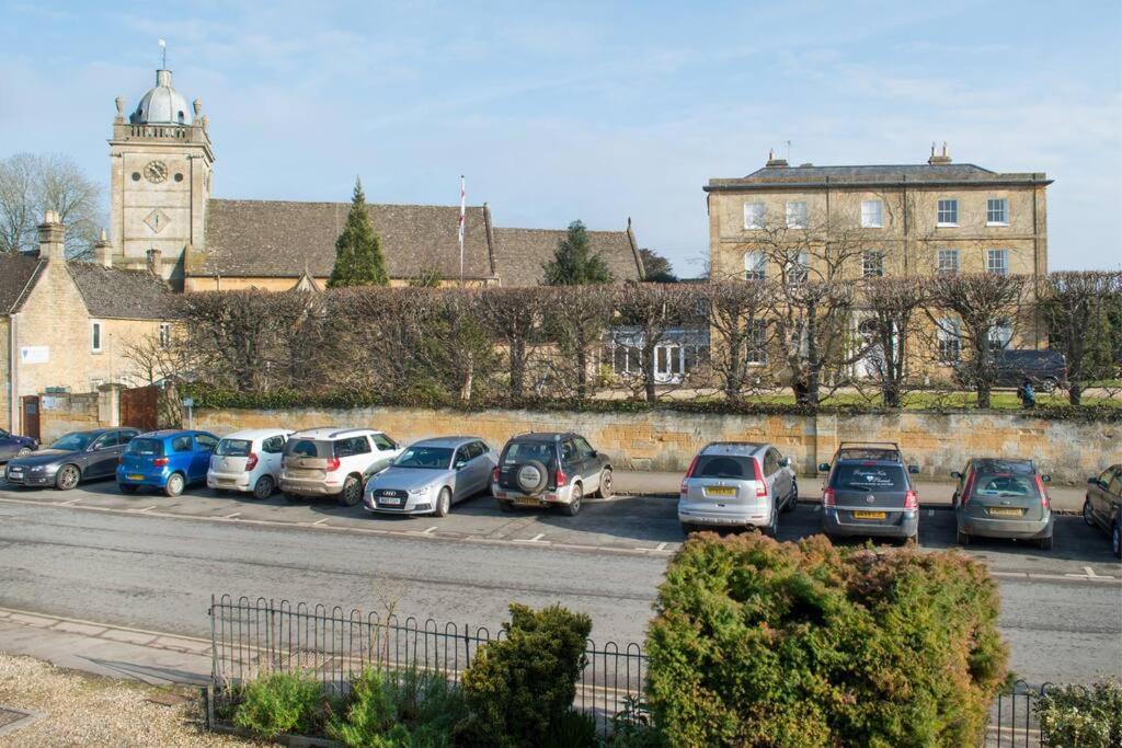 Historic Cotswold Chic Style For Uk Staycation 水上伯顿 外观 照片
