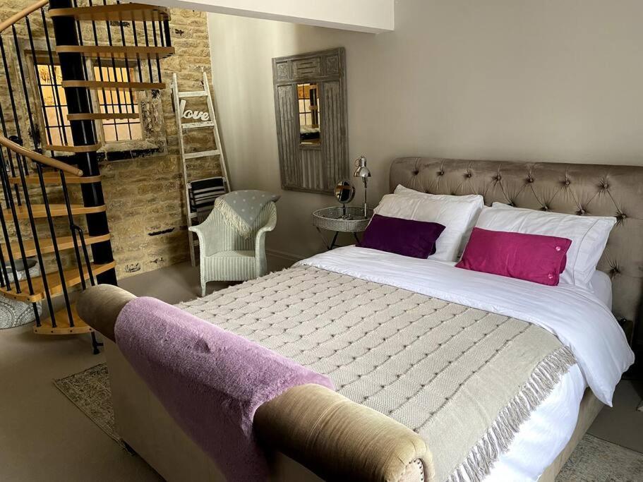 Historic Cotswold Chic Style For Uk Staycation 水上伯顿 外观 照片