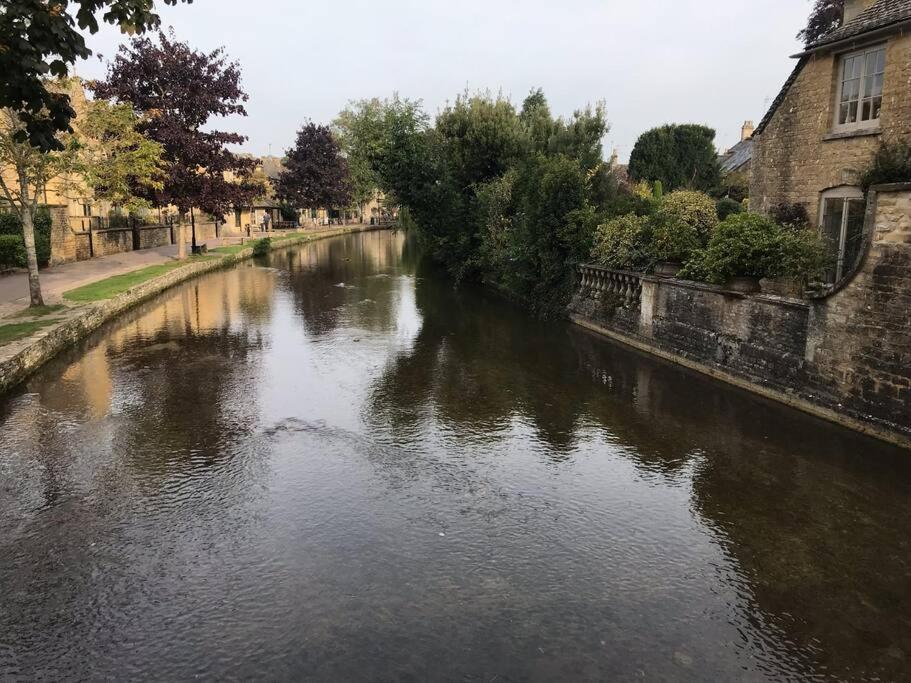 Historic Cotswold Chic Style For Uk Staycation 水上伯顿 外观 照片
